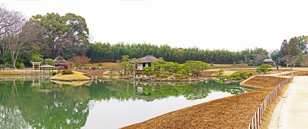 20170306 後楽園今日の沢の池と島茶屋の園内ワイド風景 (1)