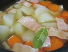 大根とベーコンのスープ煮　調理⑤