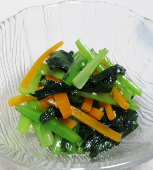 小松菜とにんじんの和え物　B