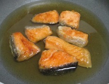甘塩鮭のおろし煮　調理④