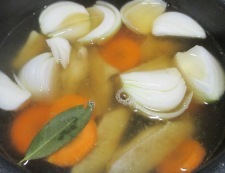 手羽中と春野菜のスープ煮　調理③