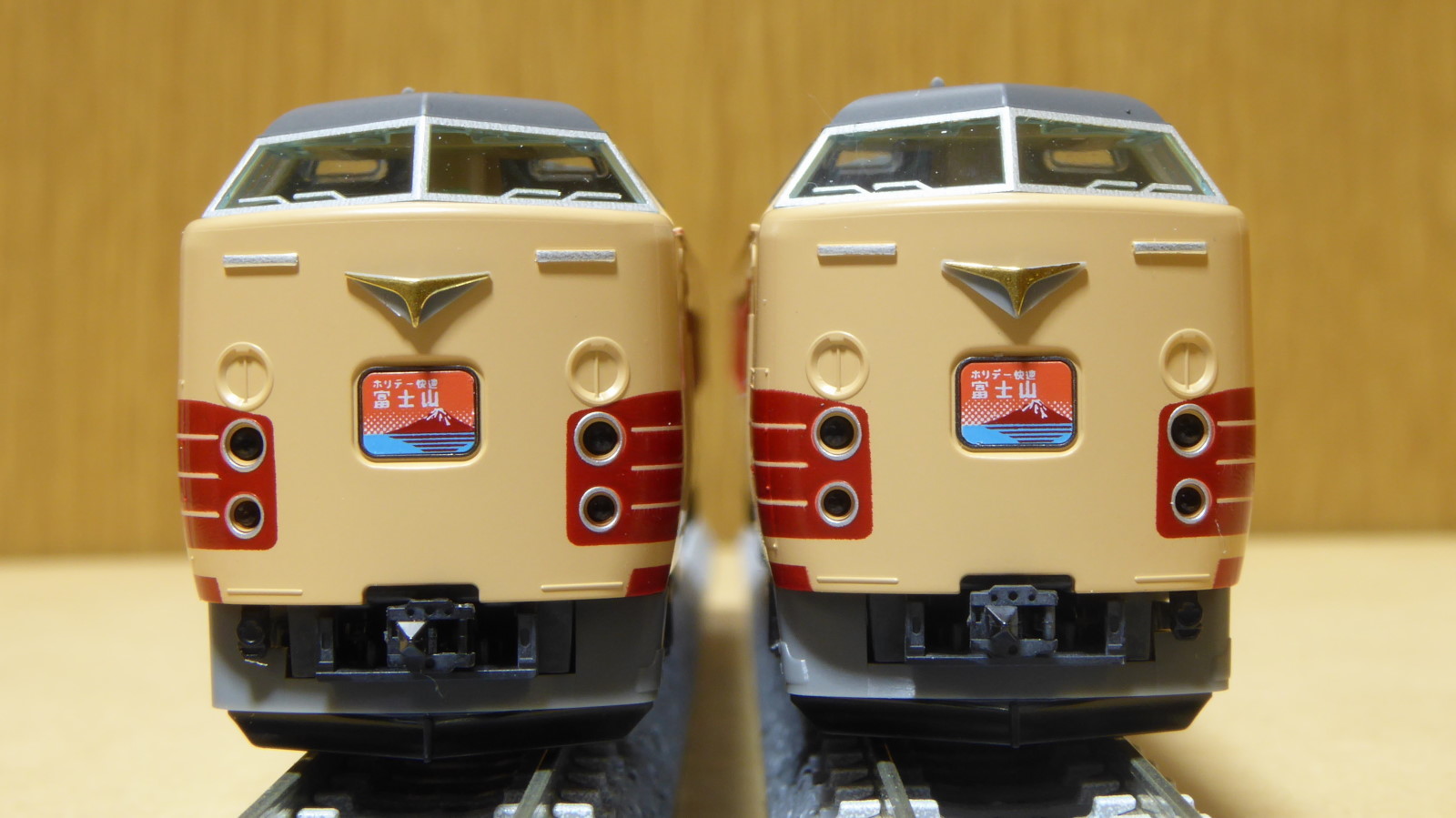 TOMIX 189系（M51編成・復活国鉄色） 入線 | 気軽にNゲージ＠鉄道模型 