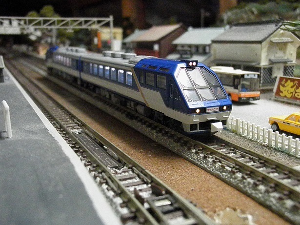 ＴＯＭＩＸ 「ゆぅトピア和倉」の動力化 - 鉄道模型趣味の備忘録