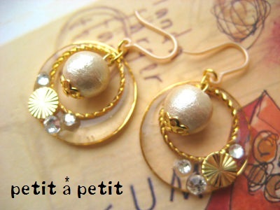 Petit A Petit プティタプティ レジンとコットンパールのピアス