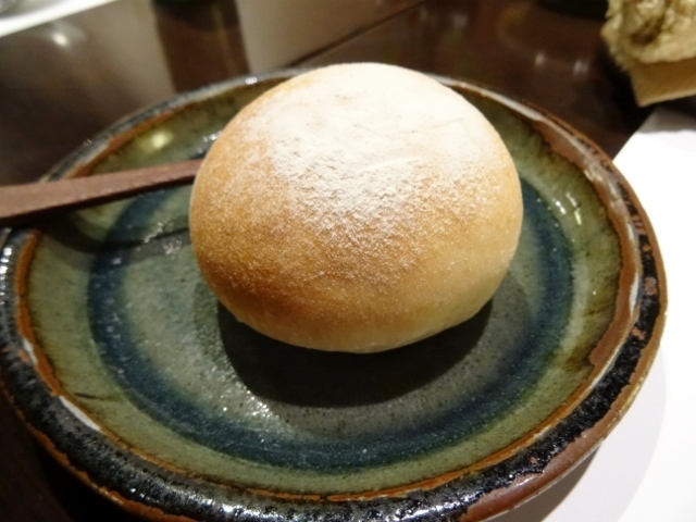 アミタ　コウノトリの米粉の自家製パン　