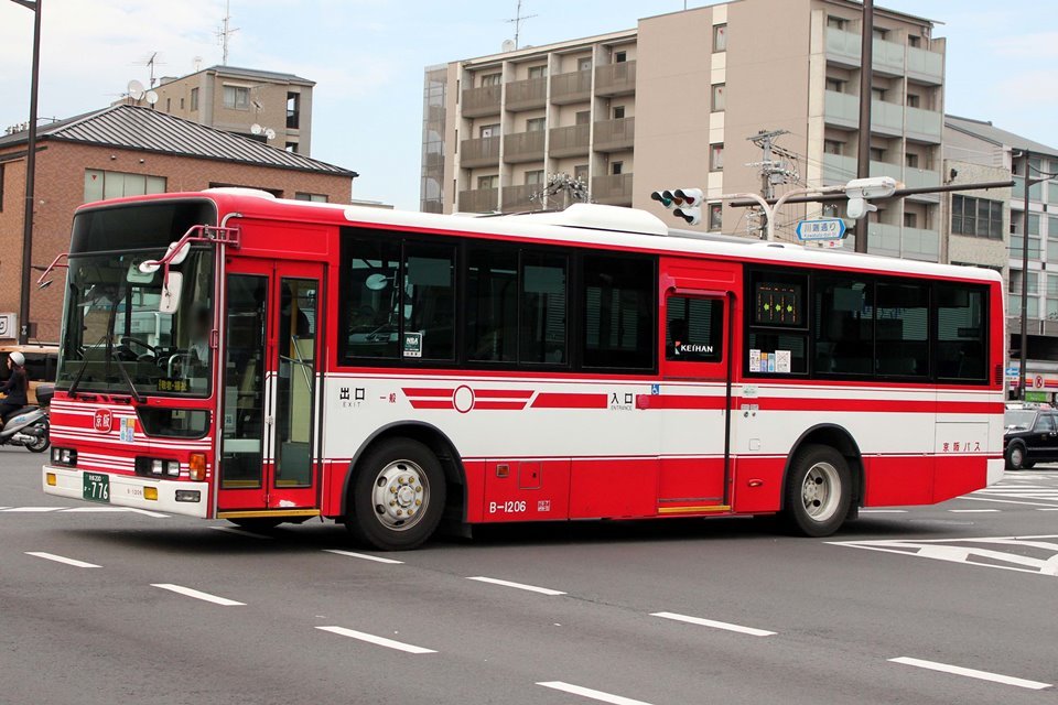 京阪バス B-1206